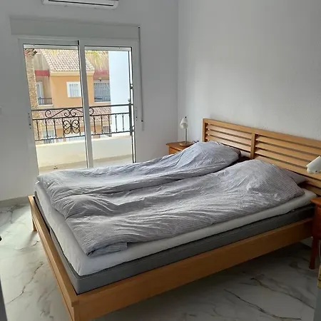 Amazing 6 Bed Townhouse Valencia Holiday home *