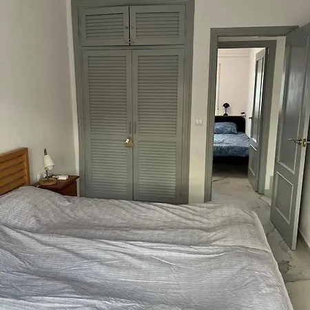 Amazing 6 Bed Townhouse Valencia Holiday home *