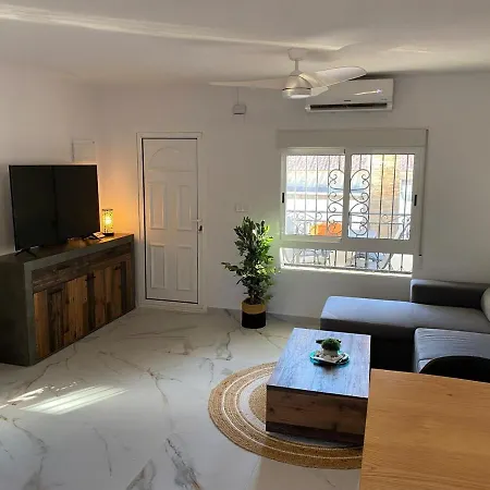 Amazing 6 Bed Townhouse Valencia Villamartin (Valencia)